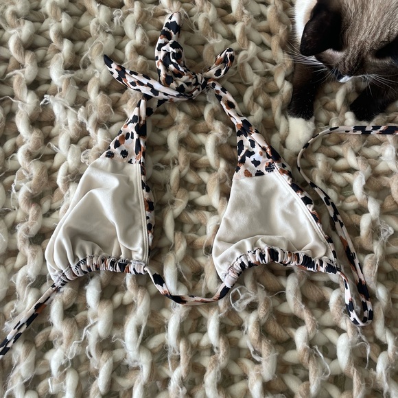 Cheetah print tie up bikini top - Picture 2 of 2